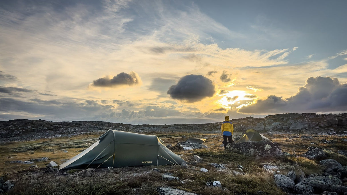 Nordisk Halland 2 LW - ultraleichtes Zwei - Personen - Tunnelzelt für Bikepacking JETZT MIETEN bei Eddy's Adventure